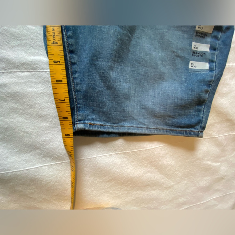 Levi's Women's Classic Blue Bermudas Size 16 - Picture 7 of 7
